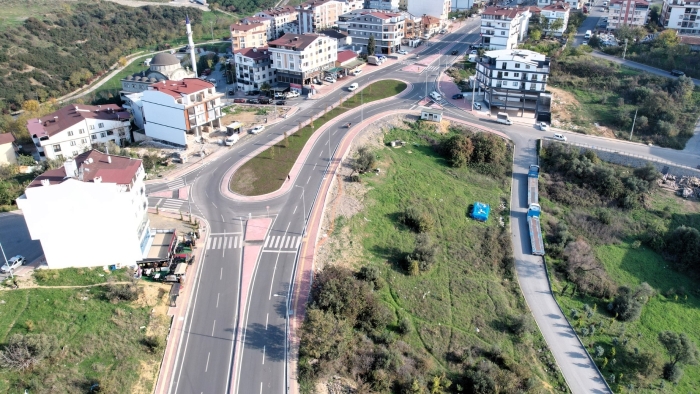 Gebze Dr. Zeki Acar Caddesi’ne dönel kavşak